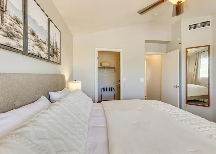 Holiday home Swim W/ A View! Scenic Desert Retreat In Glendale